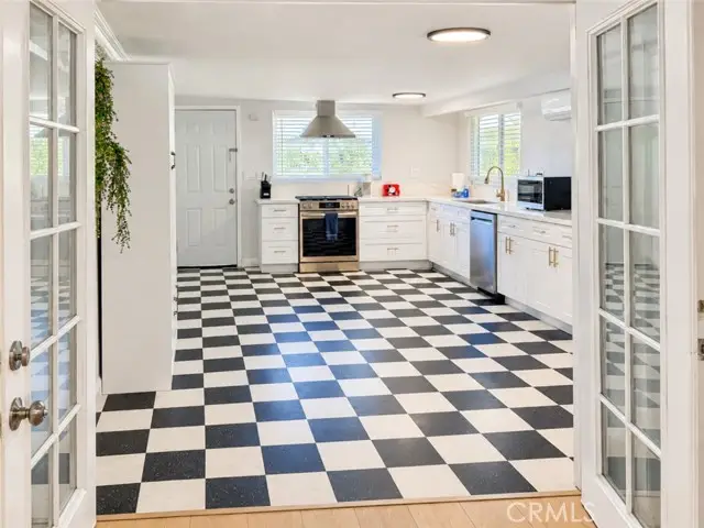 9581 Canton, Anaheim, CA 92804 - #2