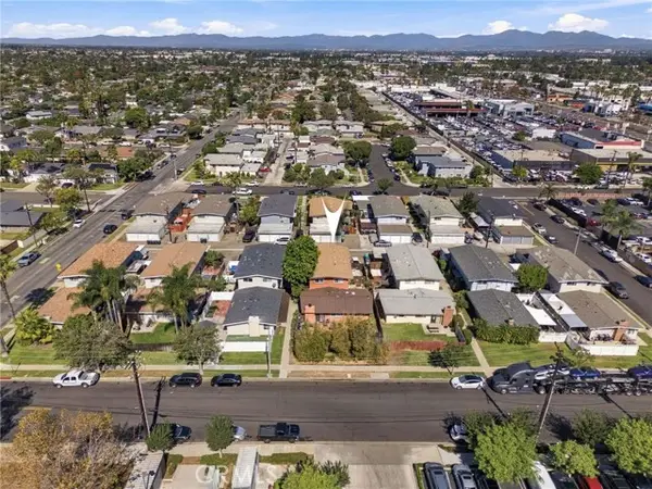 1544 Elm, Costa Mesa, CA 92626