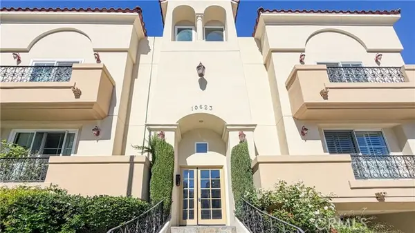 10623 Moorpark, North Hollywood, CA 91602