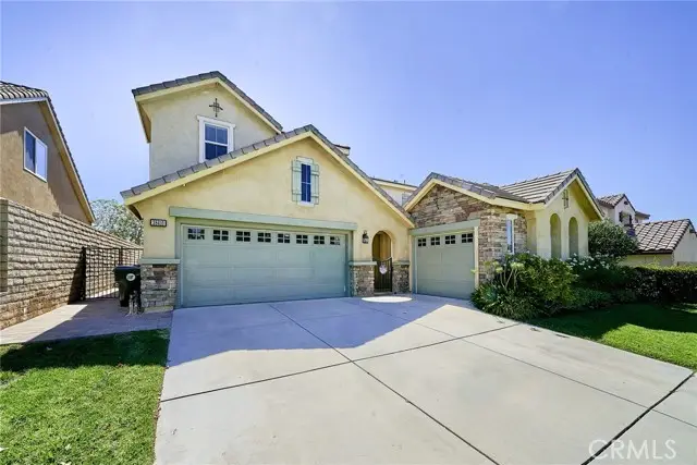 28410 Agajanian, Saugus, CA 91390 - #2