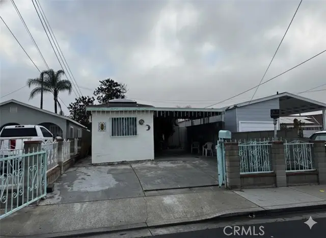8217 Howe, Paramount, CA 90723 - #1