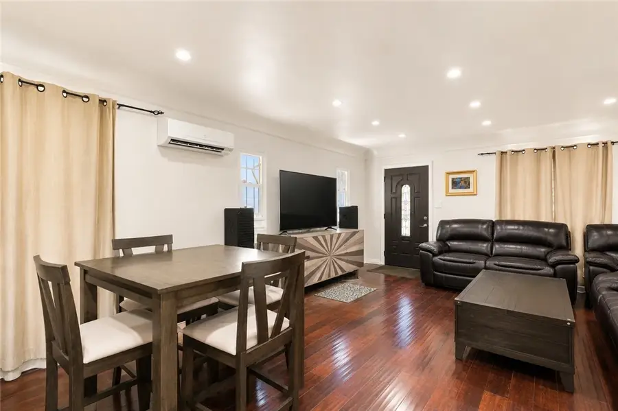 8701 Menlo, Los Angeles, CA 90044 - #2