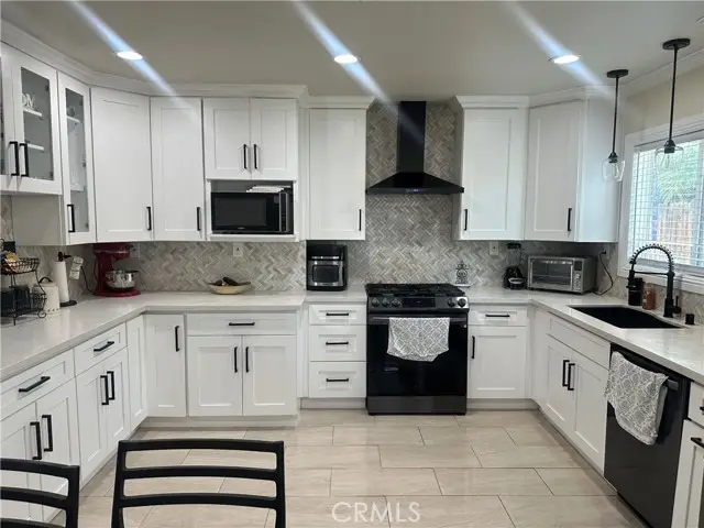 940 Park Avenue, Perris, CA 92570 - #3