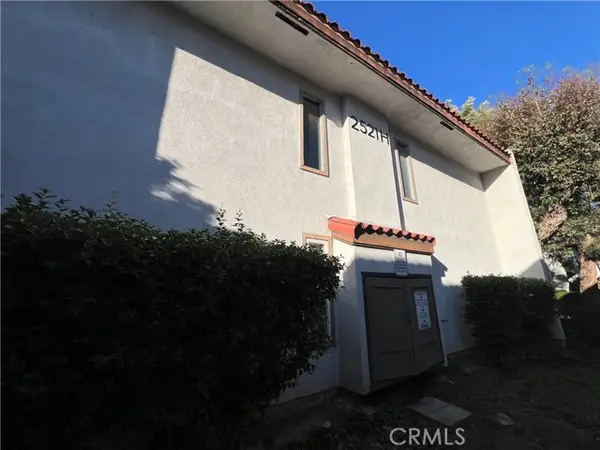 2521 Sunflower Avenue  #H11, Santa Ana, CA 92704