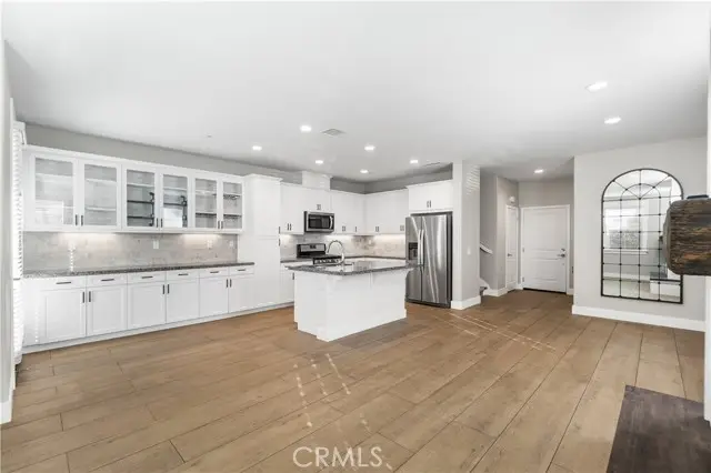 28661 Jardineras, Valencia, CA 91354 - #1