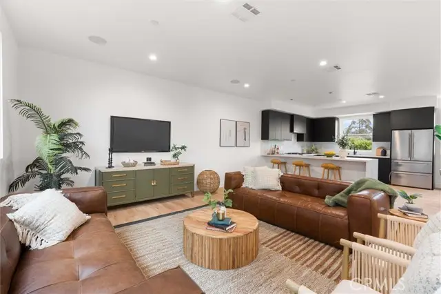 6057 Tujunga Avenue, North Hollywood, CA 91606 - #1