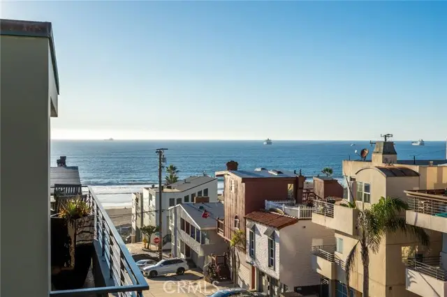 208 43rd, Manhattan Beach, CA 90266 - #2