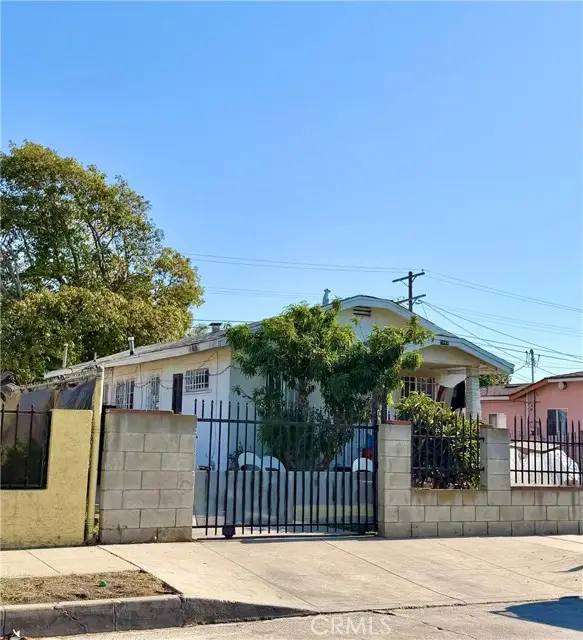 1644 67th, Los Angeles, CA 90047