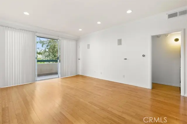 11225 Peach Grove  #203, North Hollywood, CA 91601 - #3
