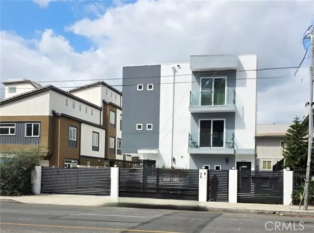 6845 Haskell Avenue, Lake Balboa, CA 91406 - #1