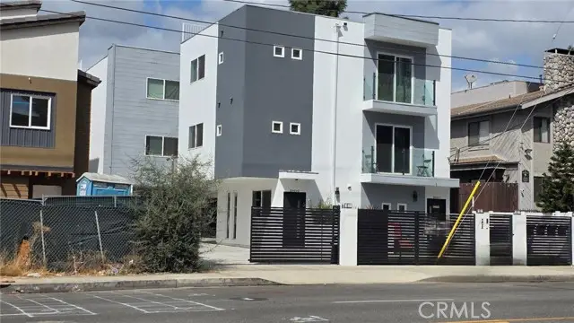 6845 Haskell Avenue, Lake Balboa, CA 91406 - #3