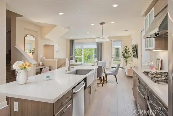 6749 Gill, Los Angeles, CA 90068