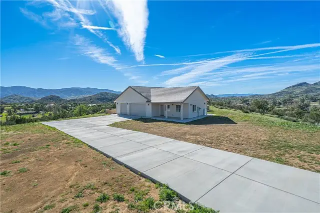 10540 Darling Road, Santa Clarita, CA 91390 - #2
