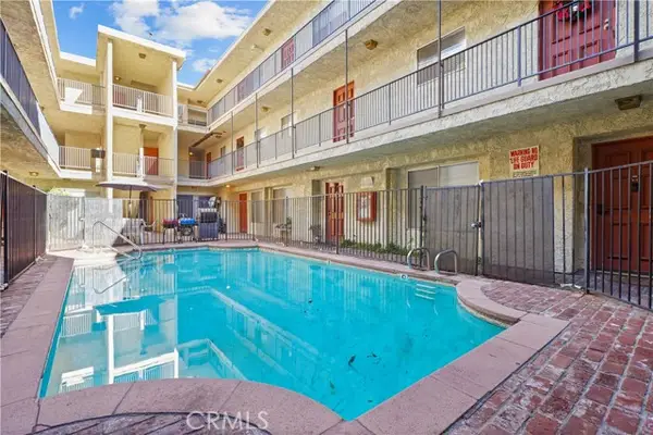 21219 Roscoe, Canoga Park, CA 91304