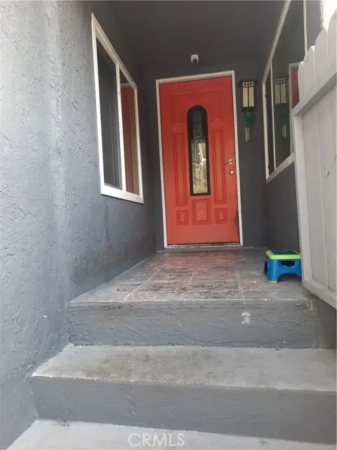 2066 el moran Street, Los Angeles, CA 90039