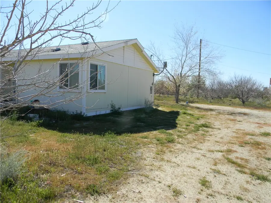 16846 Avenue T, Llano, CA 93544 - #3