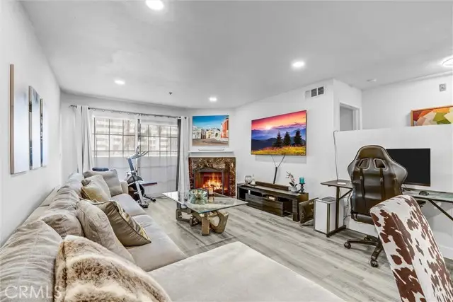6545 Reseda Boulevard  #6, Reseda, CA 91335 - #2