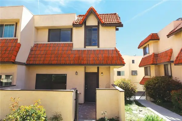 27623 Nugget Dr #4 Drive, Canyon Country, CA 91387