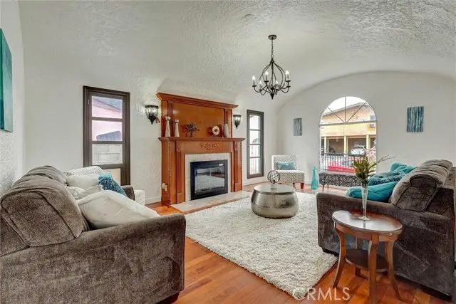 5723 Ensign, North Hollywood, CA 91601 - #1