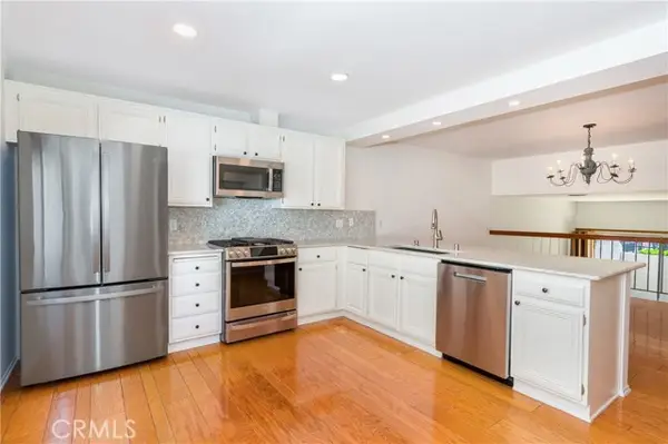 18344 Collins Street  #A, Tarzana, CA 91356