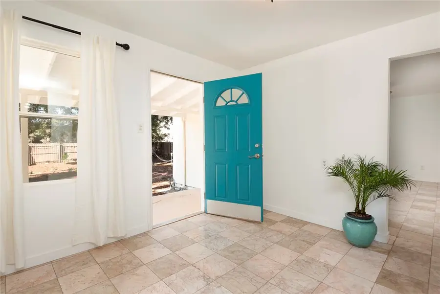 10416 Clybourn Avenue, Sunland, CA 91040 - #3