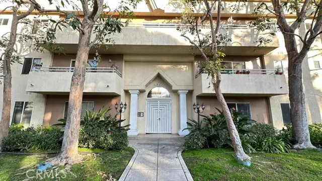 4358 Mammoth Avenue  #2, Sherman Oaks, CA 91423 - #1