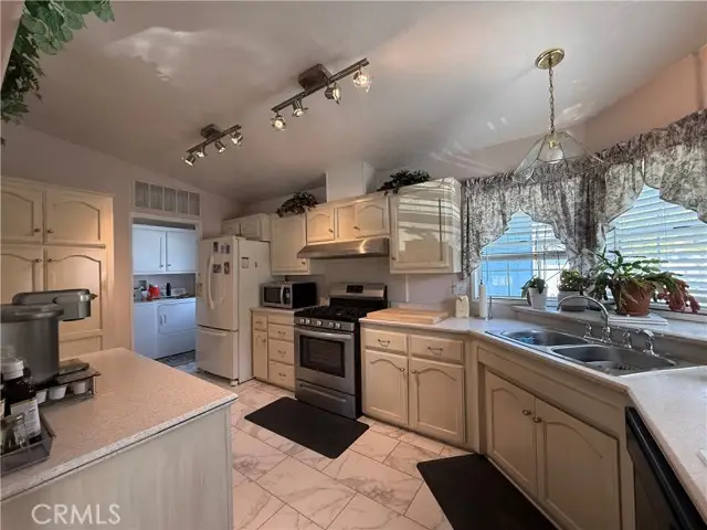 1550 Rory Lane Space 261, Simi Valley, CA 93063 - #3