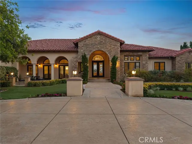 10727 Stallion Ranch Road, Sunland, CA 91040 - #2