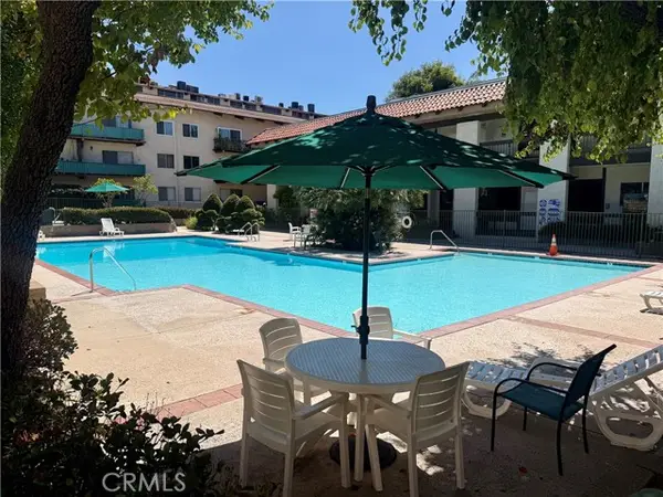 5460 White Oak  #E228, Encino, CA 91316
