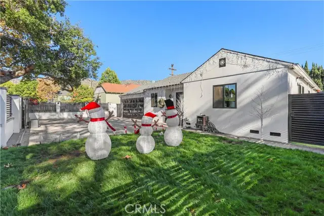 2240 Parish, Burbank, CA 91504 - #1