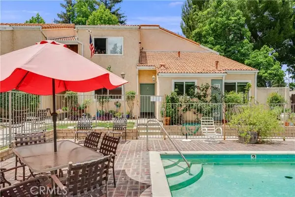 6300 Shoup Avenue  #2, Woodland Hills, CA 91367