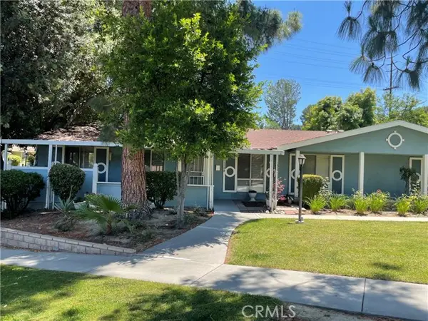 19114 AVE OF THE OAKS  #B, Newhall, CA 91321