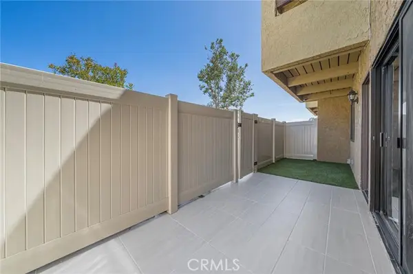 18756 Mandan St.  #1511, Canyon Country, CA 91351