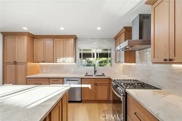 18912 Halsted Street, Northridge, CA 91324 - #3
