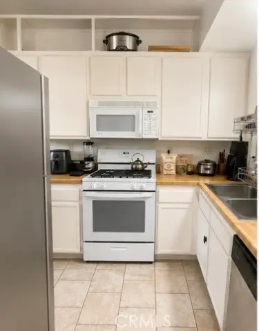 7150 Carlson Circle  #24, Canoga Park, CA 91303 - #3