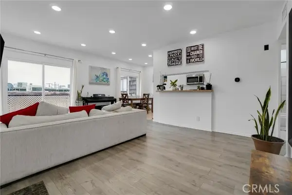 15516 Nordhoff Street  #217, North Hills, CA 91343