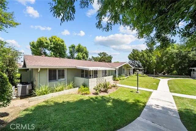 19157 Avenue Of The Oaks  #A, Newhall, CA 91321 - #3