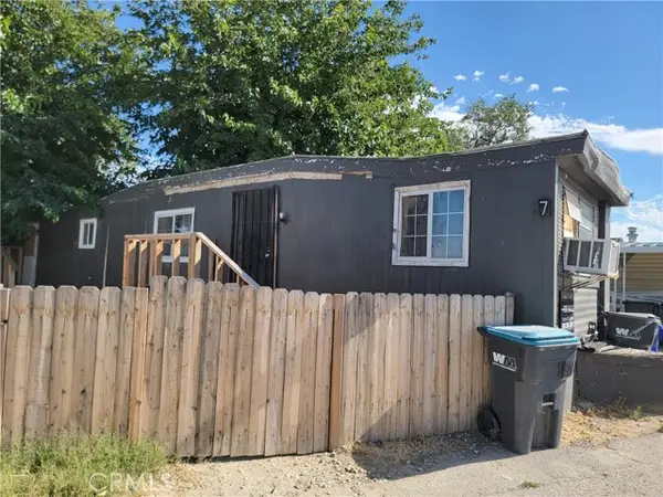 45541 30th St East  #7, Lancaster, CA 93535