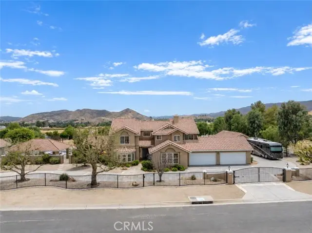 34901 Sweetwater Drive, Santa Clarita, CA 91390 - #2