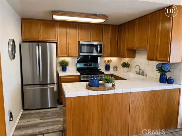19242 Hamlin  #1, Reseda, CA 91335 - #3