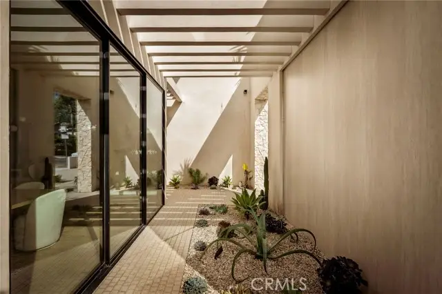15447 Huston, Sherman Oaks, CA 91403 - #2