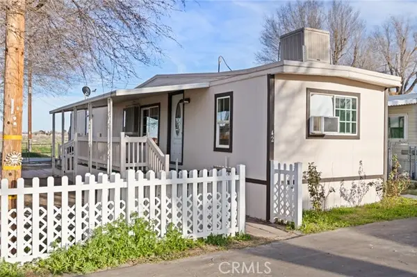 45446 7th Street  #42, Lancaster, CA 93535