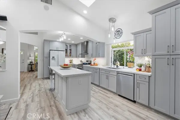 23515 Meriden, Valencia, CA 91354