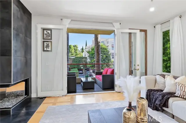 14271 Dickens Street  #201, Sherman Oaks, CA 91423 - #3