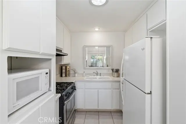 19158 Avenue Of The Oaks  #C, Newhall, CA 91321 - #2