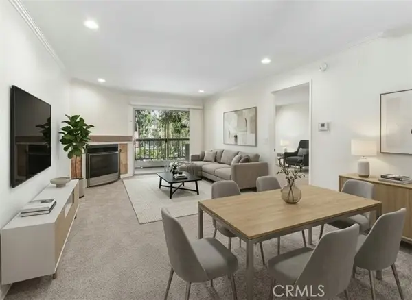 5535 Canoga  #209, Woodland Hills, CA 91367