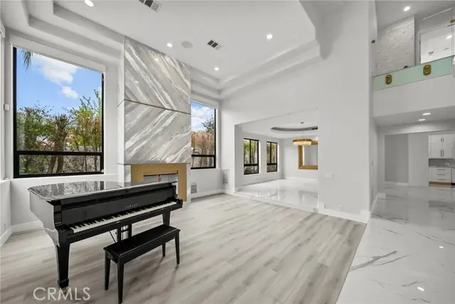23129 Burbank Boulevard, Woodland Hills, CA 91367 - #2