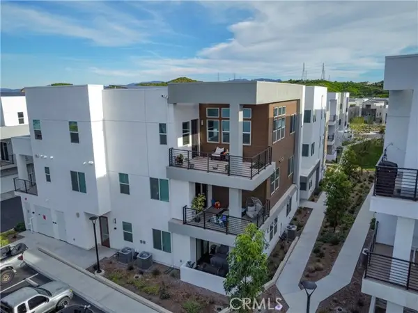 27227 Diamond Peak Lane  #302, Valencia, CA 91381