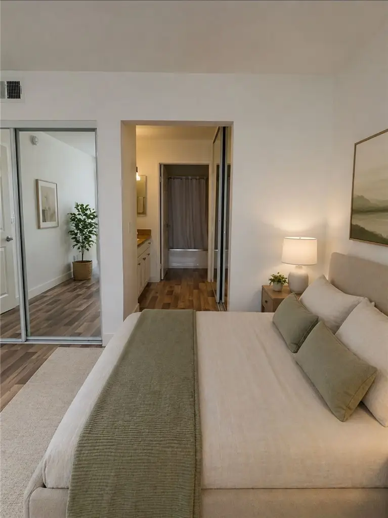 5550 Owensmouth, Woodland Hills, CA 91367 - #3