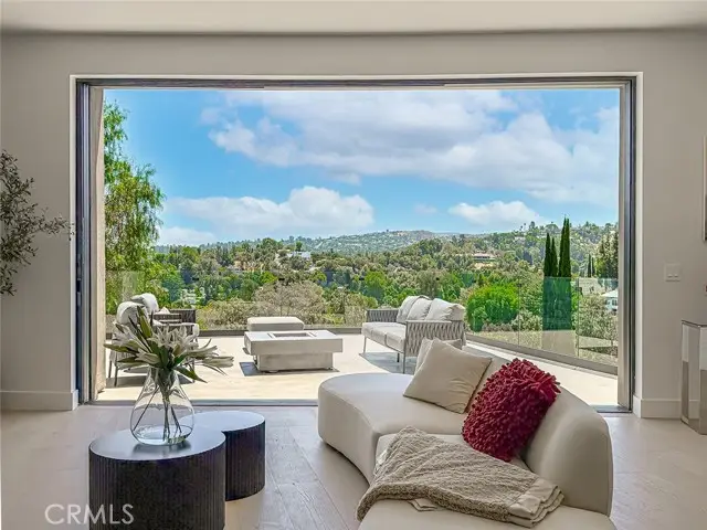 5134 Medina, Woodland Hills, CA 91364 - #1